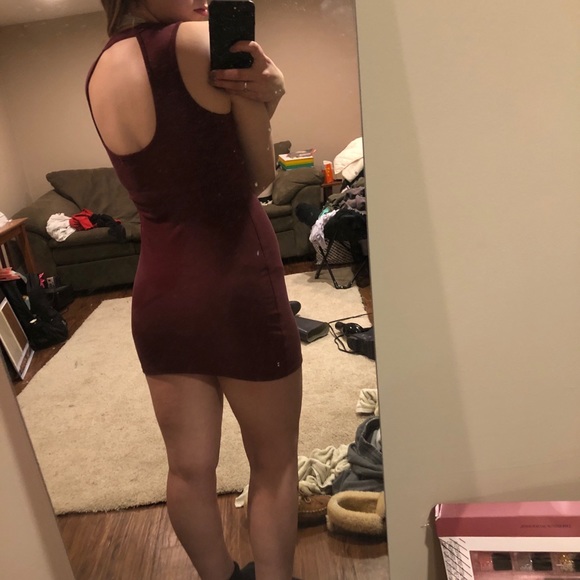 maroon dress - Picture 3 of 3